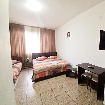 Готель Casa Dobrescu Centura De Nord Крайова Екстер'єр фото