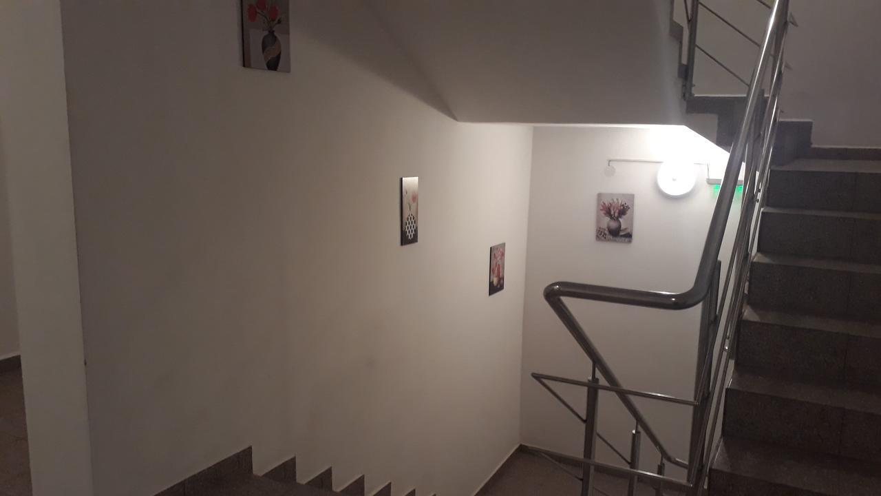 Готель Casa Dobrescu Centura De Nord Крайова Екстер'єр фото